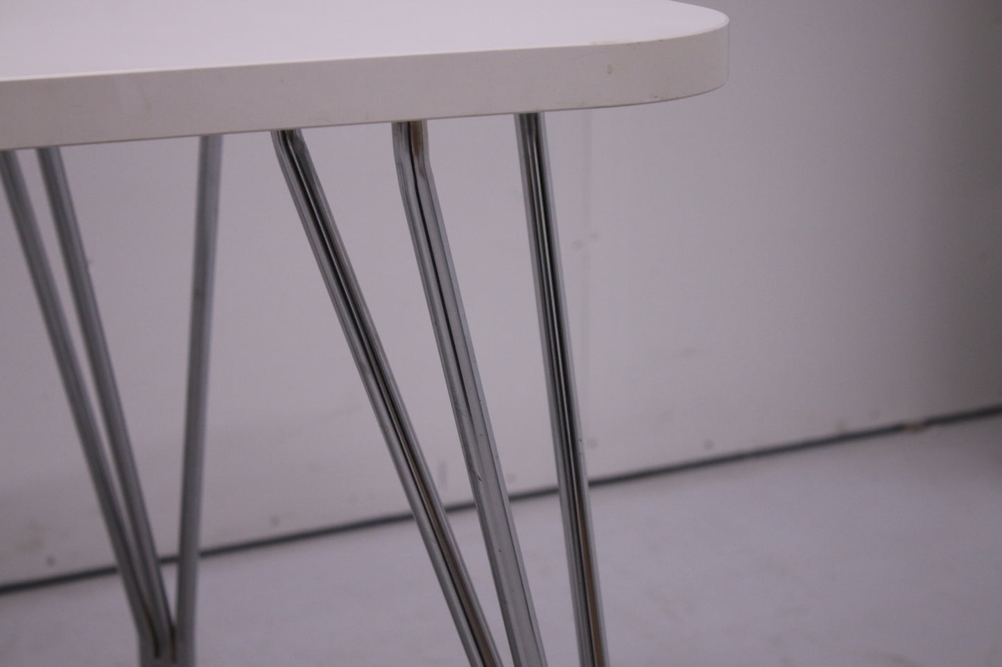 Kartell Max-pöytä pyörillä