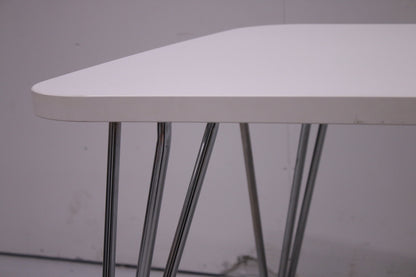 Kartell Max-pöytä pyörillä