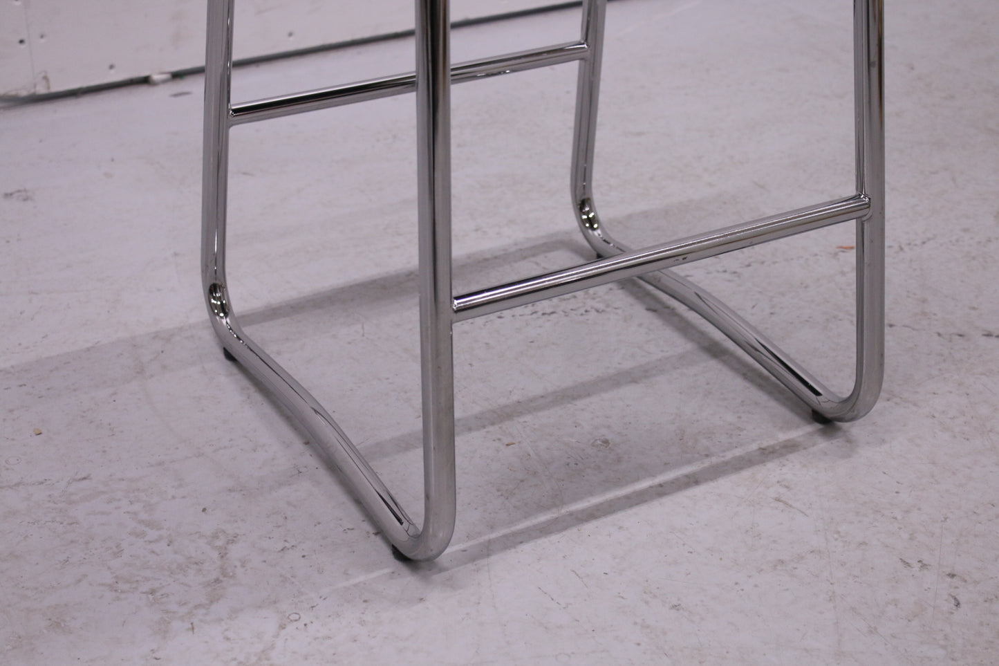 Materia Plint -jakkara, tummanharmaa