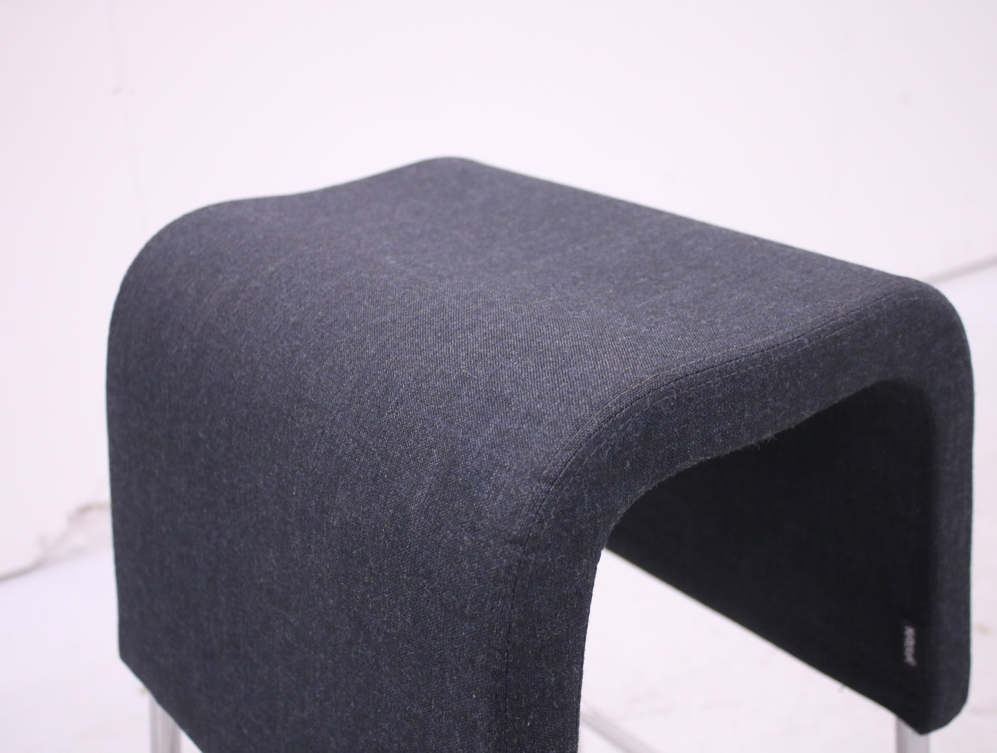 Materia Plint -jakkara, tummanharmaa