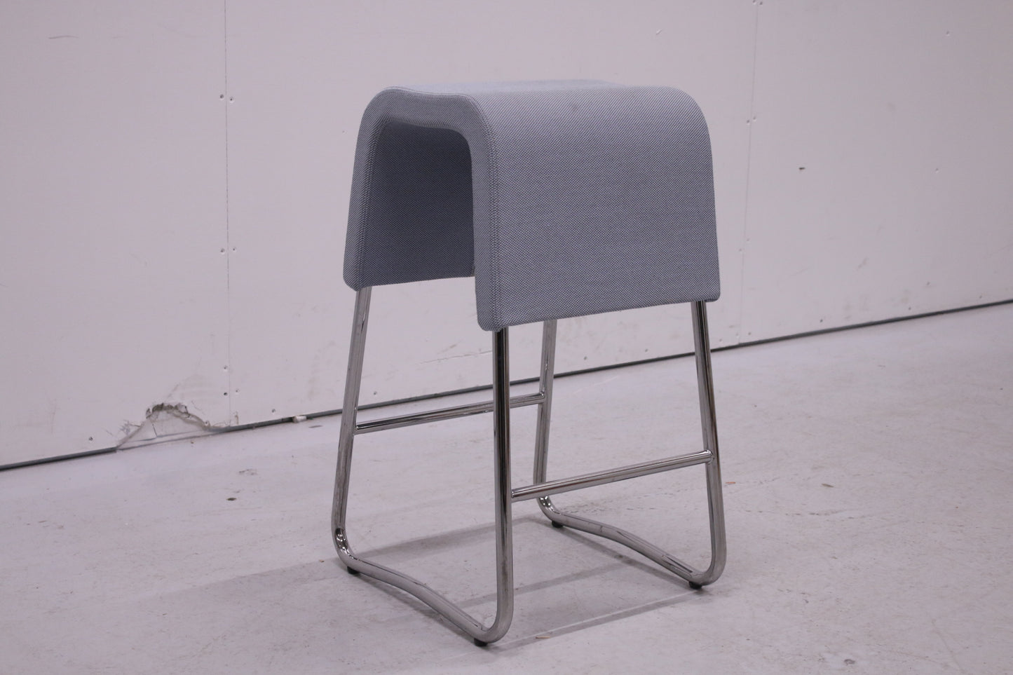 Materia Plint -jakkara, vaalean sininen