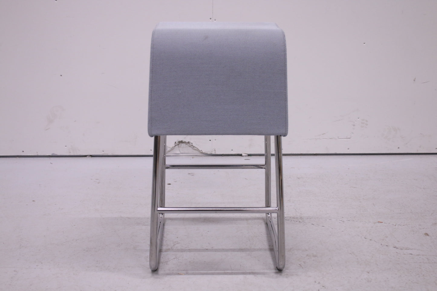 Materia Plint -jakkara, vaalean sininen