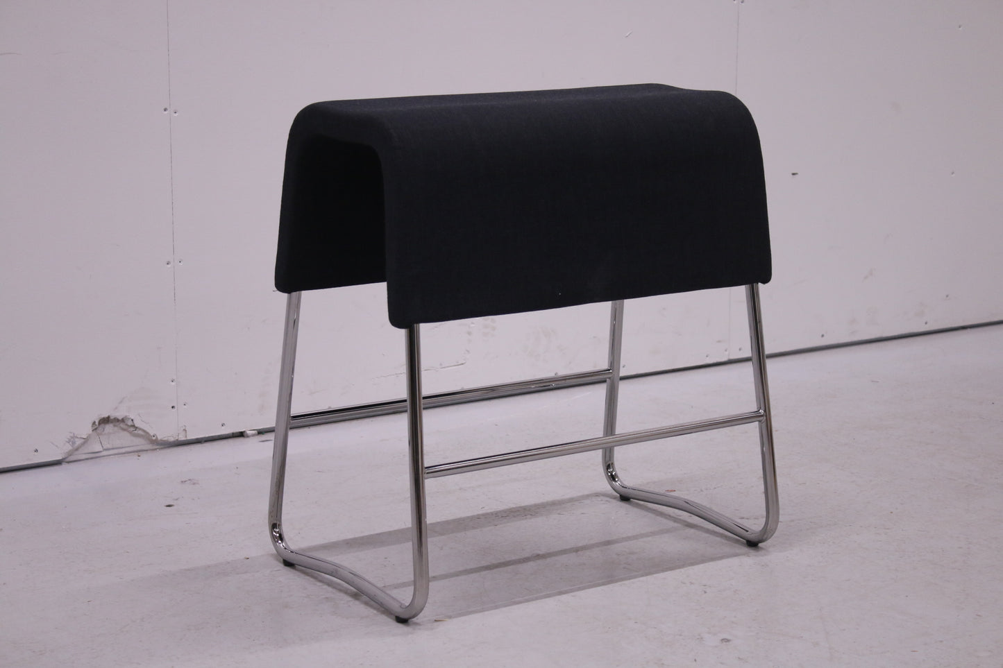 Materia Plint -jakkara, tummanharmaa