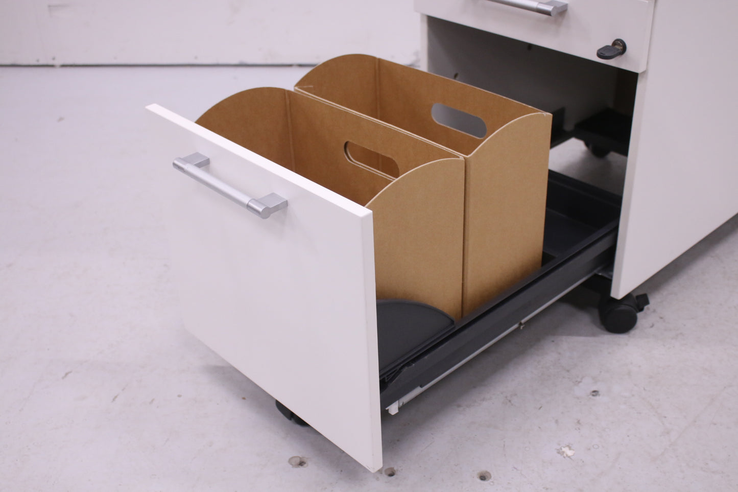 Kinnarps laatikosto kaksiosainen, valkoinen