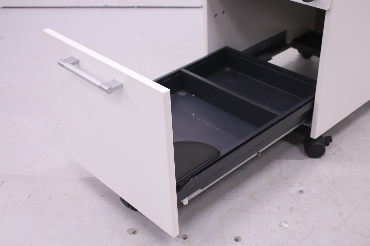 Kinnarps laatikosto kaksiosainen, valkoinen