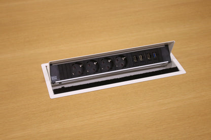 Upea tamminen neuvottelupöytä 266x120