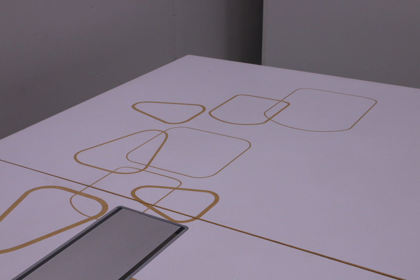 Martela Form neuvottelupöytä kuvioidulla kanne 300x140