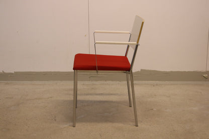 Pinottava Iskun käsinojallinen tuoli