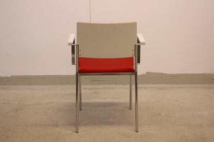 Pinottava Iskun käsinojallinen tuoli