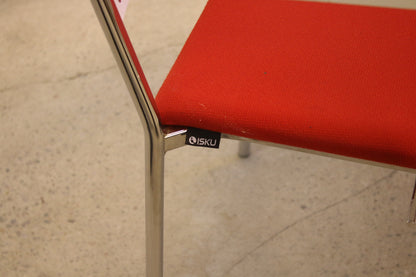 Pinottava Iskun käsinojallinen tuoli