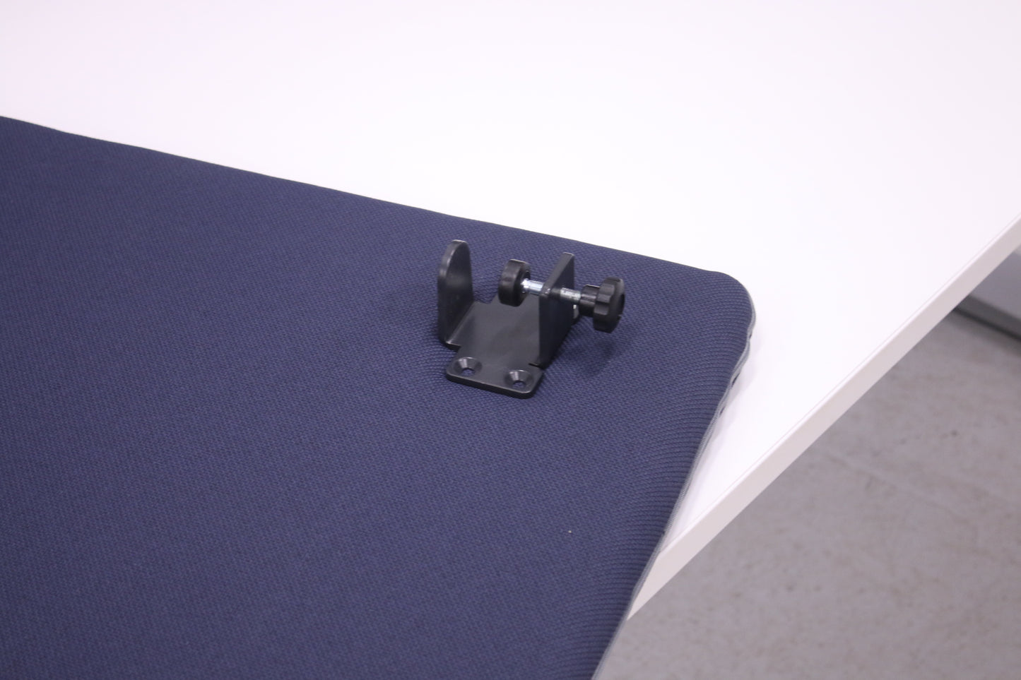 Götessons pöytäseinäke 160x66, tummansininen