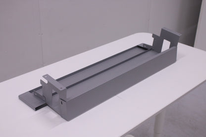 Martela harmaa johtokouru työpöytään