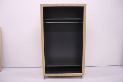 Laadukas järjestelmänaulakko pyörillä – 120 × 62 × 210 cm