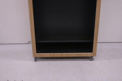 Laadukas järjestelmänaulakko pyörillä – 120 × 62 × 210 cm