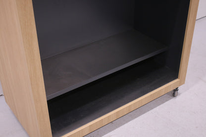 Laadukas järjestelmänaulakko pyörillä – 120 × 62 × 210 cm