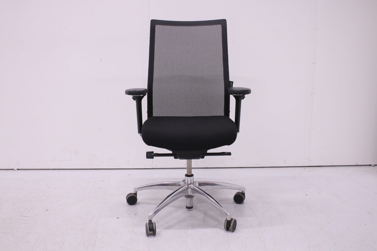 Wagner Ergomedic työtuoli, musta