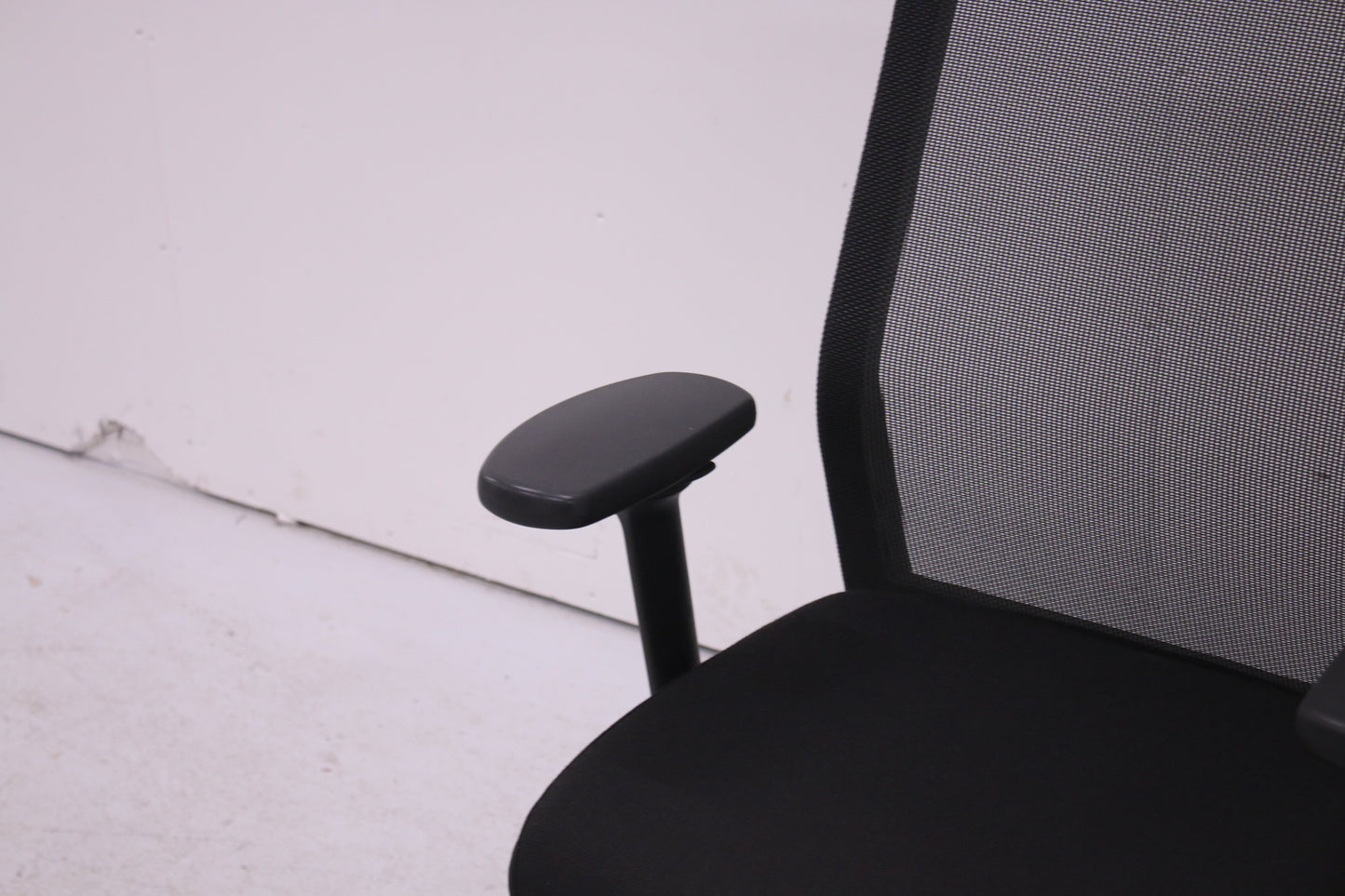 Wagner Ergomedic työtuoli, musta