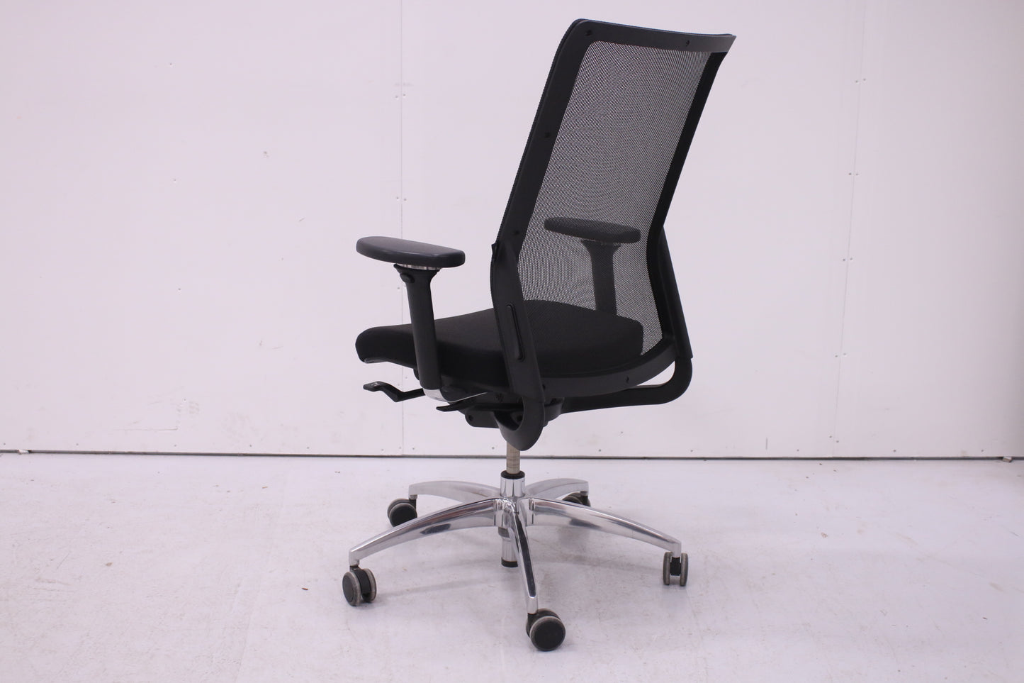 Wagner Ergomedic työtuoli, musta