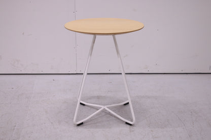 Martela Scoop-sohvapöytä, Saarni / valkoinen Ø 42