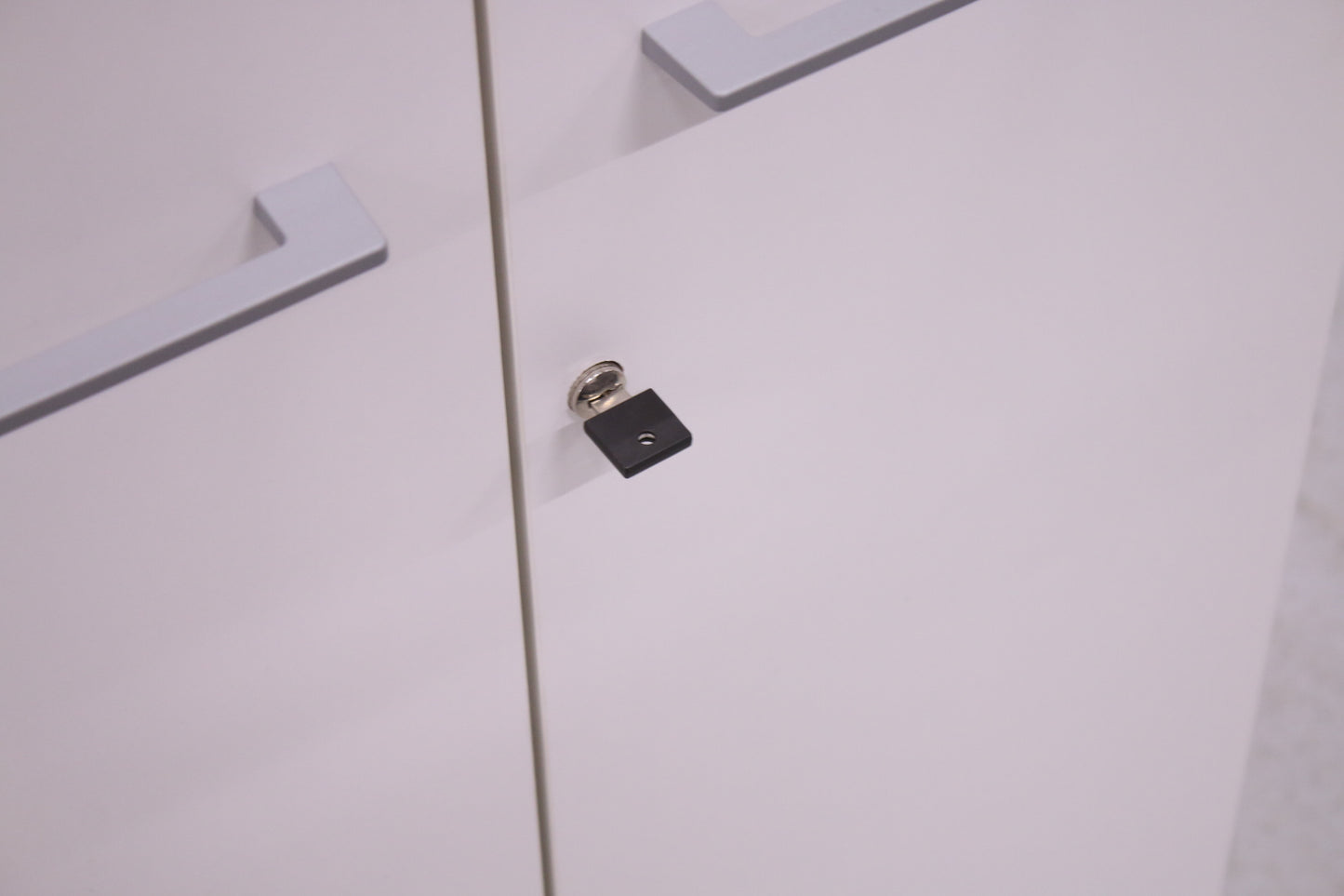 Martela Combo-pukukaappi, valkoinen