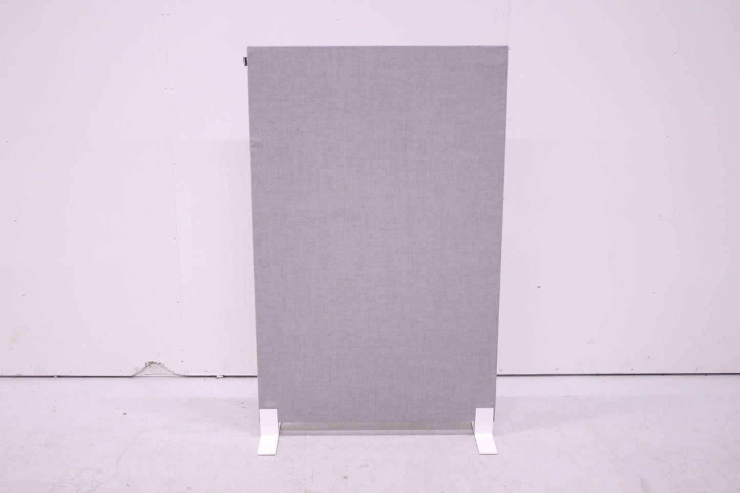 Martela Face lattiaseinäke, harmaa 130x80