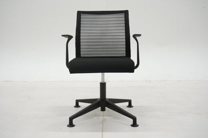 Steelcase Think-neuvottelutuoli, musta