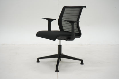 Sedus + Steelcase Think-neuvotteluryhmä kuudelle