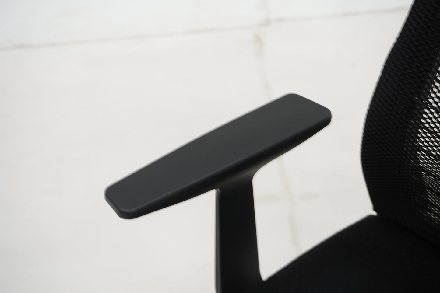Steelcase Think-neuvottelutuoli, musta