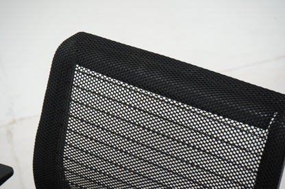 Steelcase Think-neuvottelutuoli, musta