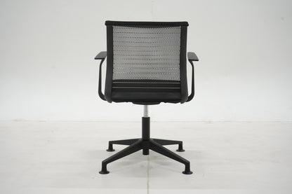Steelcase Think-neuvottelutuoli, musta