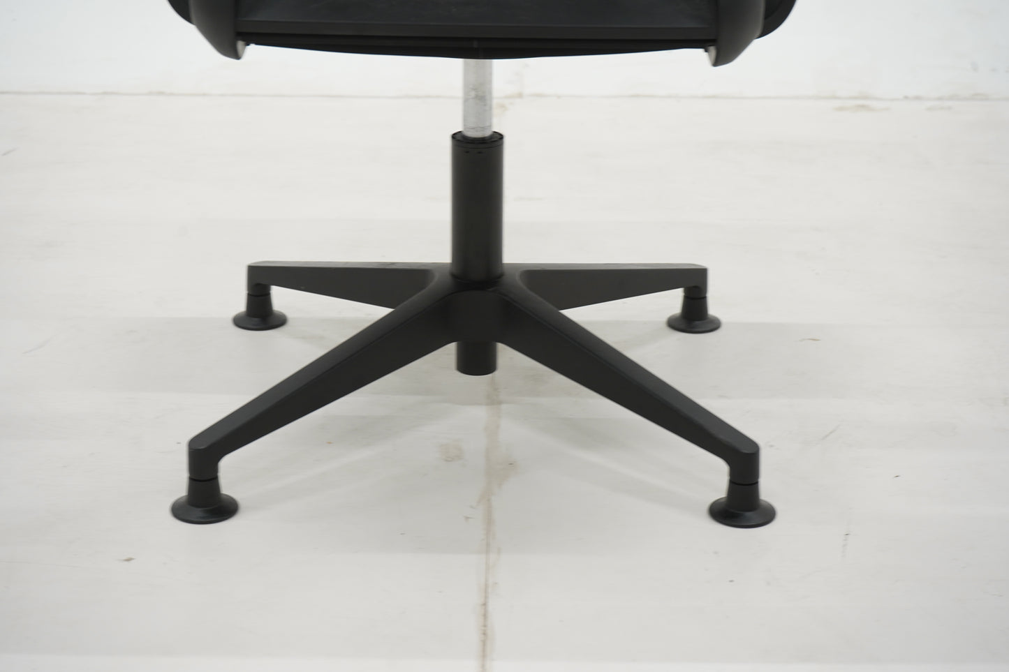 Sedus + Steelcase Think-neuvotteluryhmä kuudelle