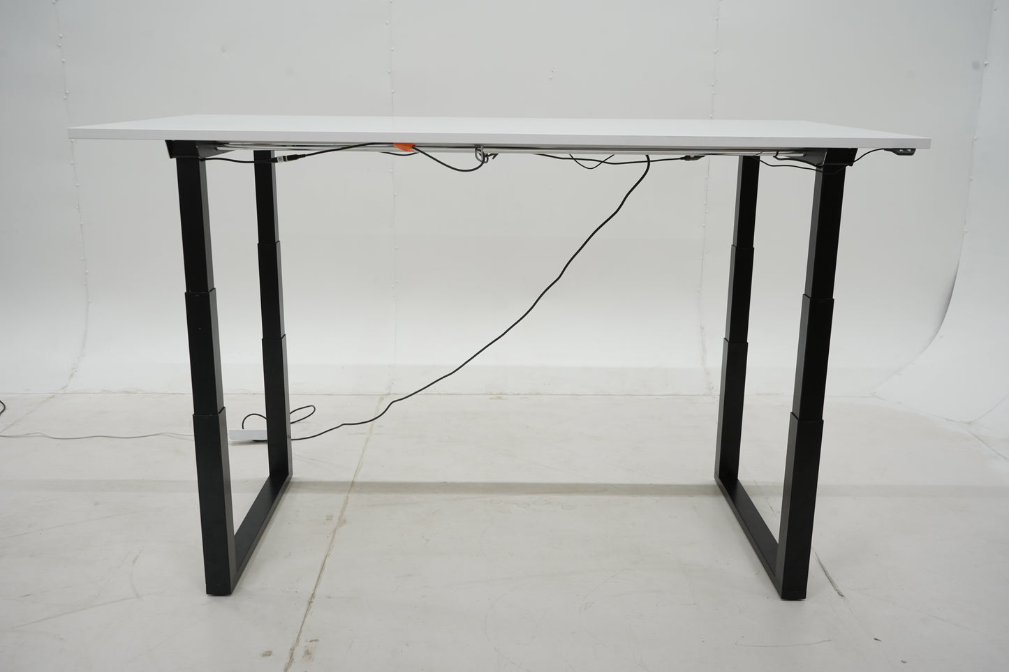 Martela Frankie sähkösäätöinen neuvottelupöytä 206x100