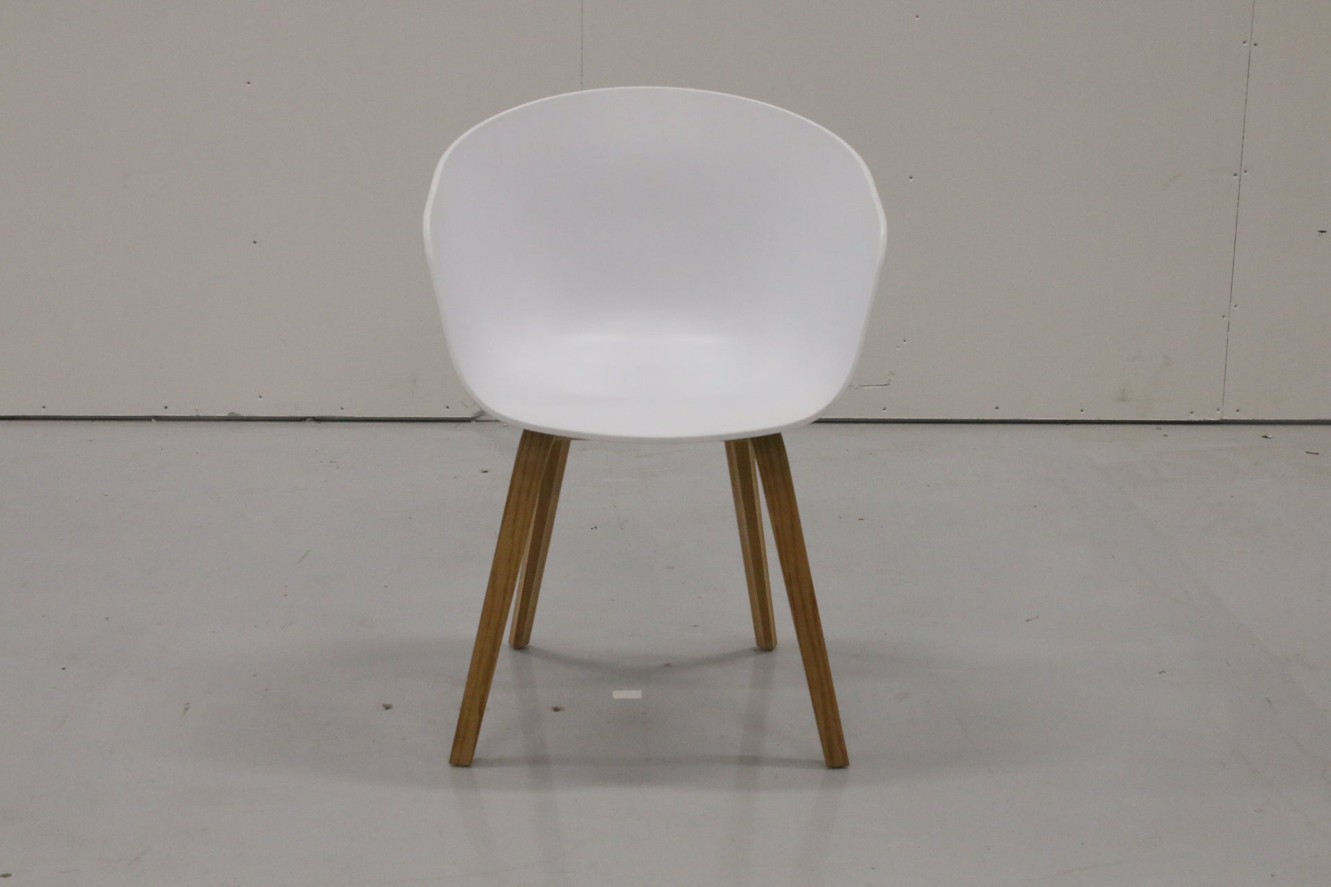 About A Chair AAC22 tuoli - Suomen Kalustekeskus