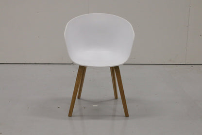 About A Chair AAC22 tuoli - Suomen Kalustekeskus