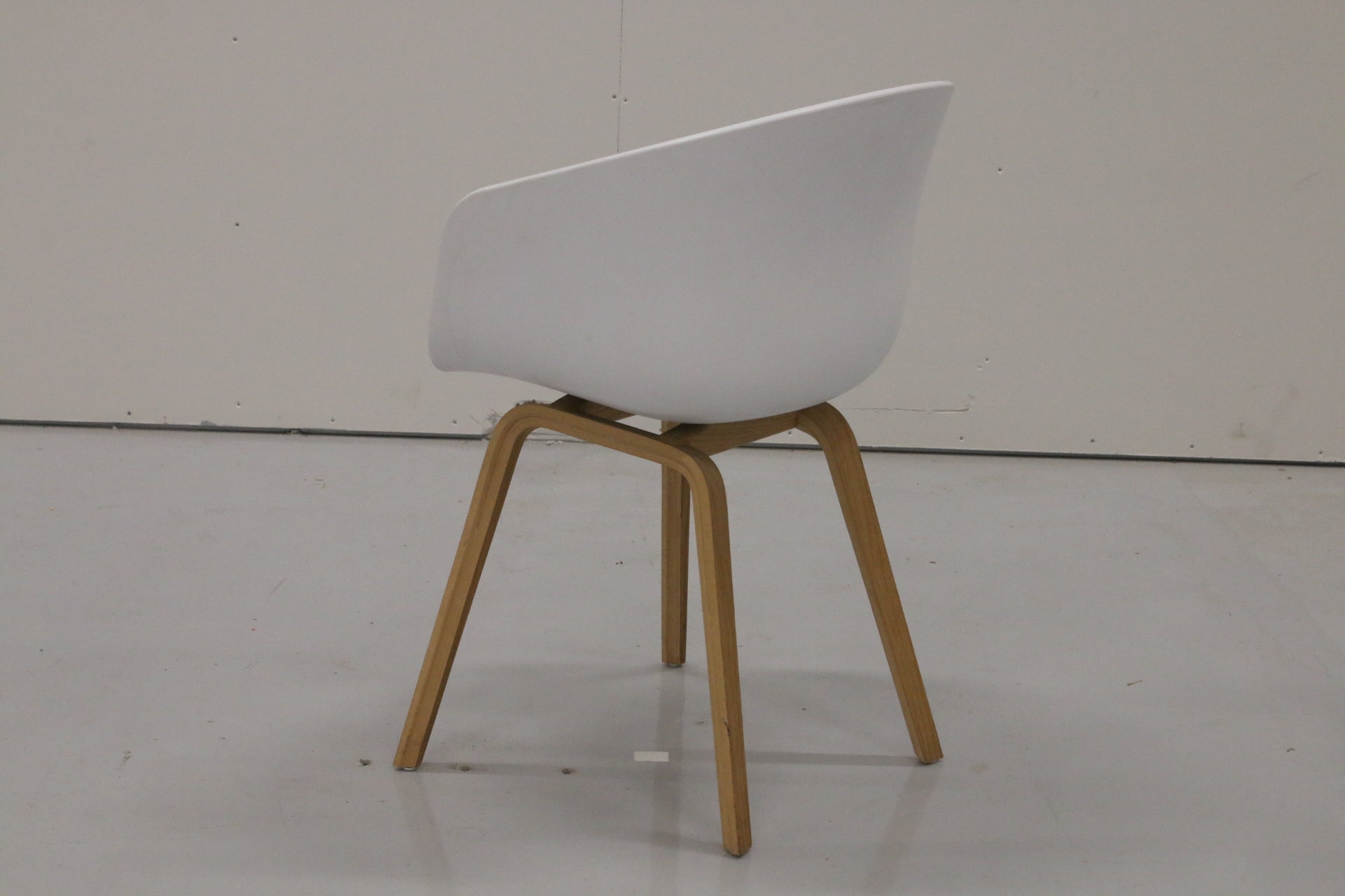 About A Chair AAC22 tuoli - Suomen Kalustekeskus