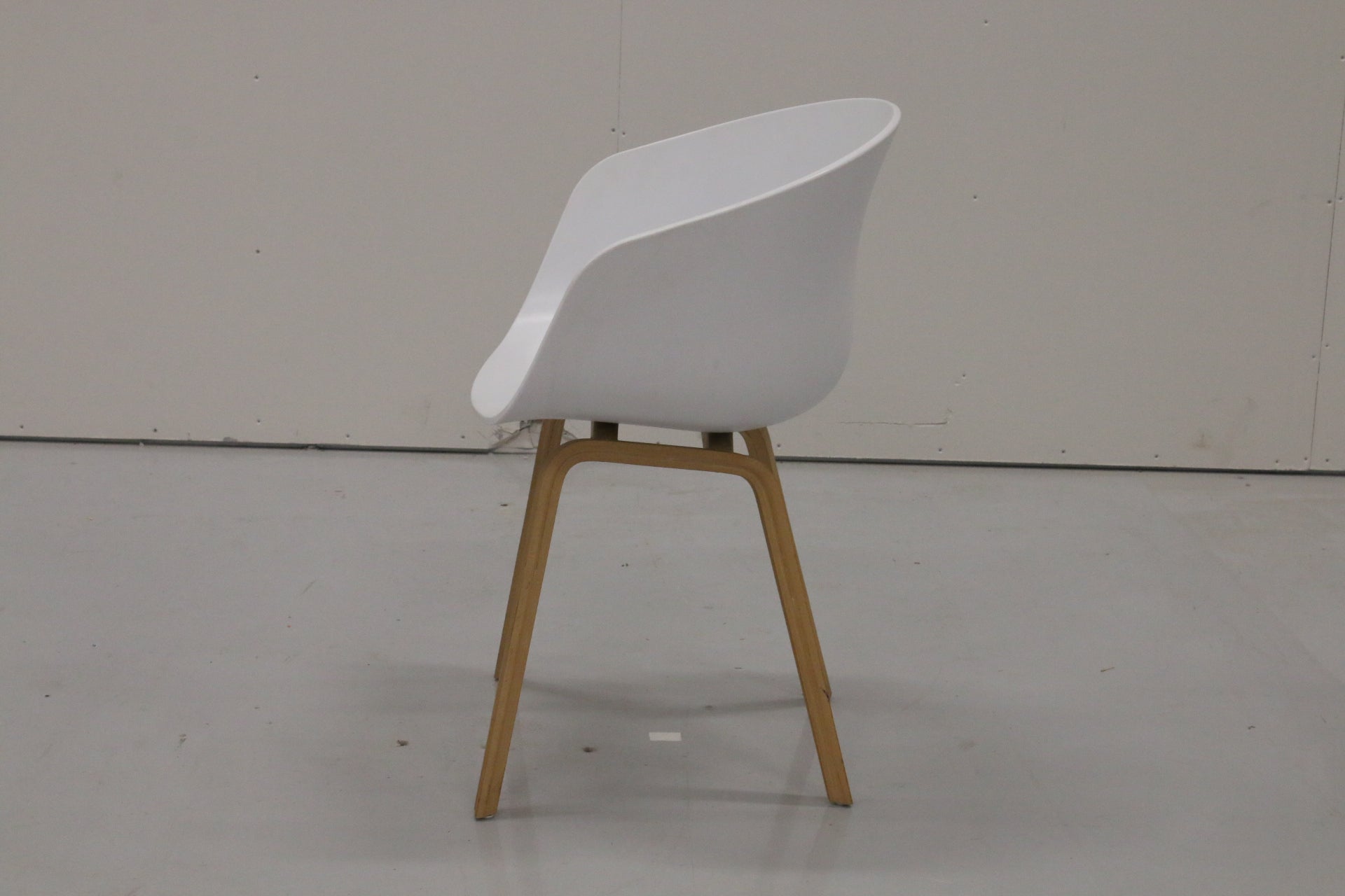 About A Chair AAC22 tuoli - Suomen Kalustekeskus