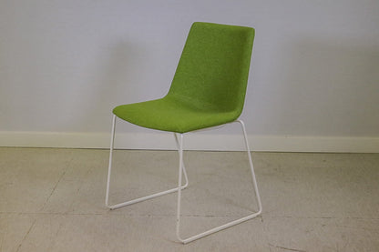 Akami tuoli - Suomen Kalustekeskus