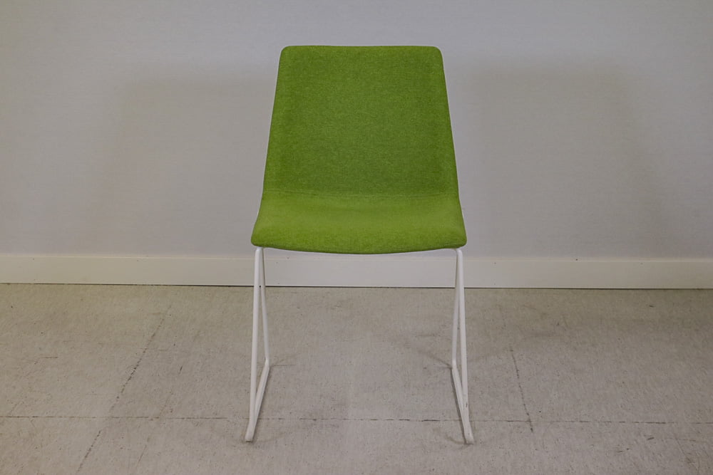 Akami tuoli - Suomen Kalustekeskus