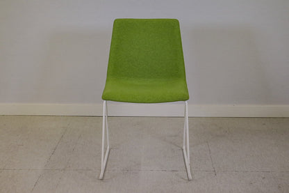 Akami tuoli - Suomen Kalustekeskus