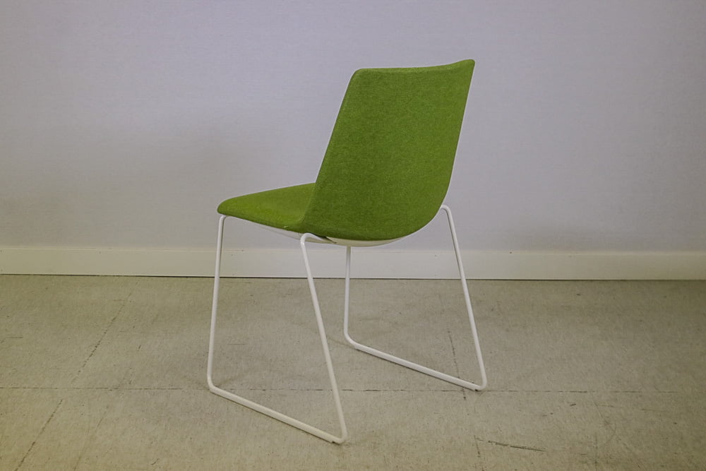 Akami tuoli - Suomen Kalustekeskus