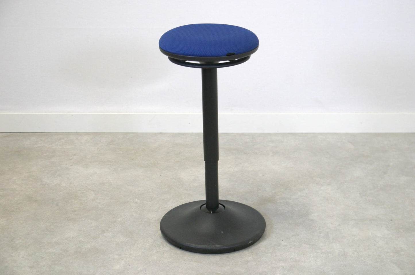 Aktiivituoli - Suomen Kalustekeskus