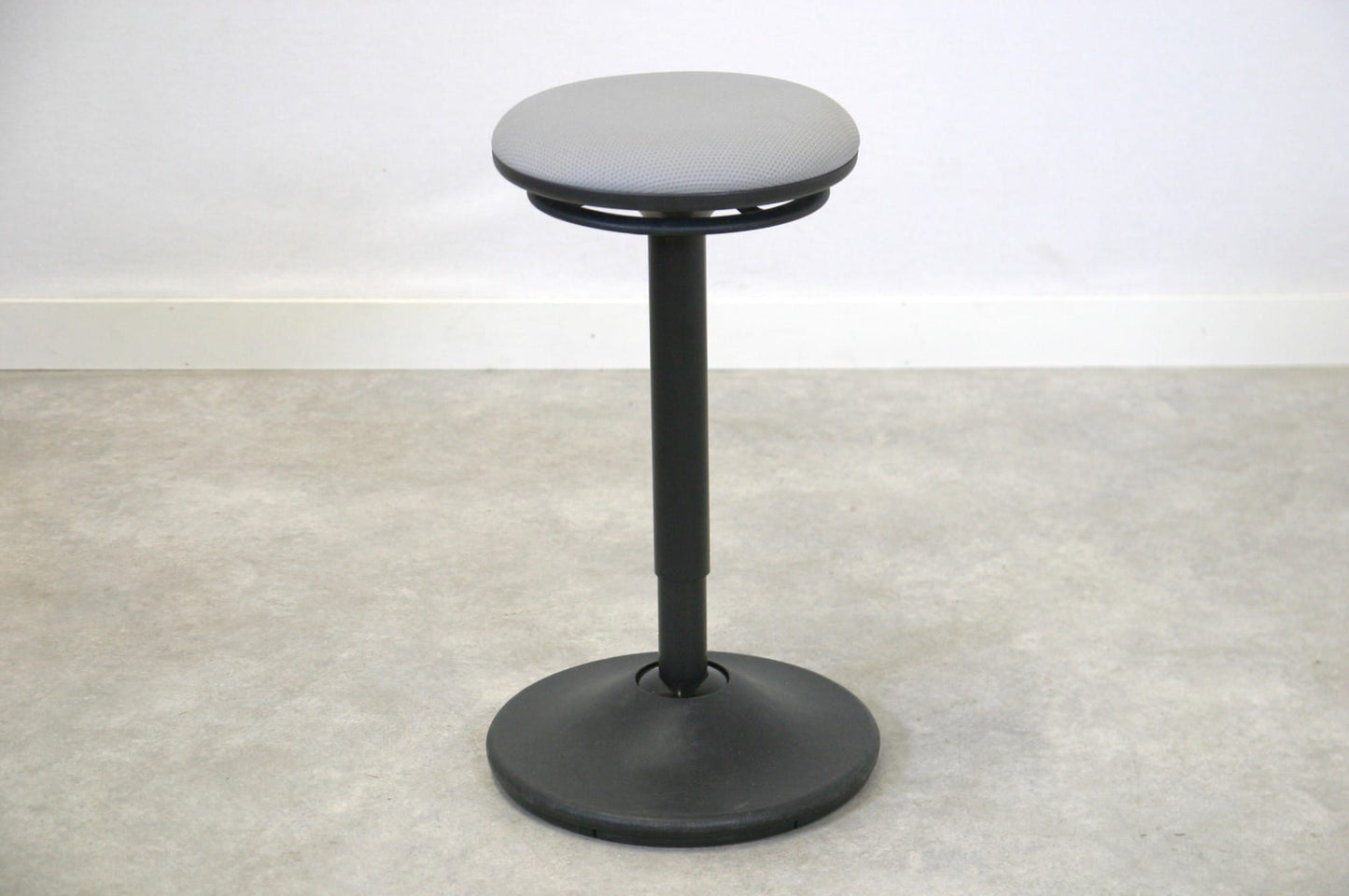 Aktiivituoli - Suomen Kalustekeskus