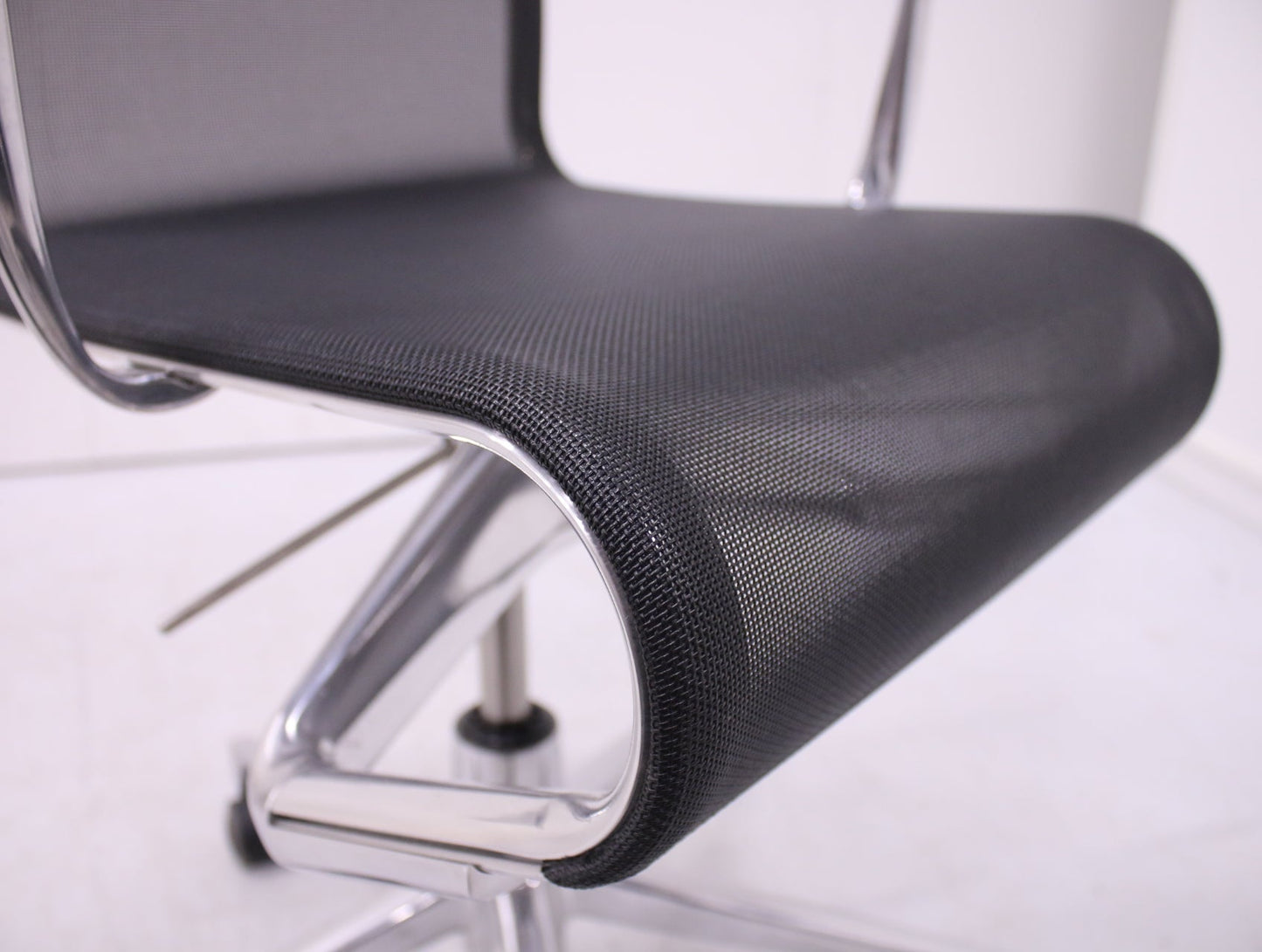 Alias Rollinframe - neuvottelutuoli, musta / kromi - Suomen Kalustekeskus