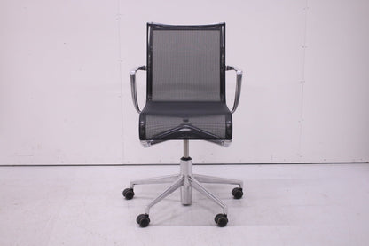 Alias Rollinframe - neuvottelutuoli, musta / kromi - Suomen Kalustekeskus