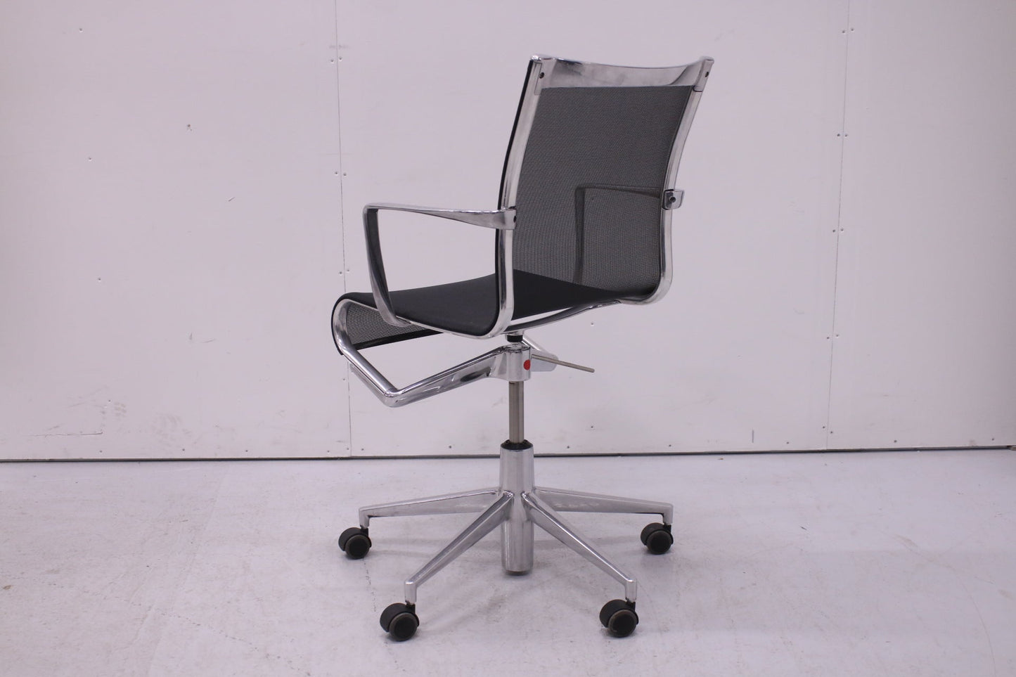 Alias Rollinframe - neuvottelutuoli, musta / kromi - Suomen Kalustekeskus