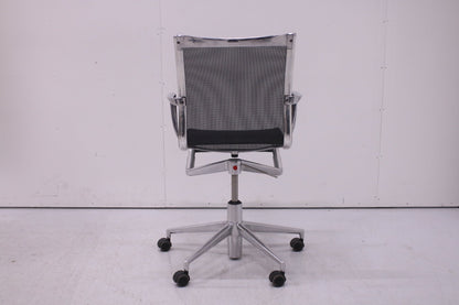 Alias Rollinframe - neuvottelutuoli, musta / kromi - Suomen Kalustekeskus