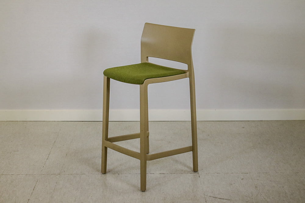 Bakhita baarituoli - Suomen Kalustekeskus