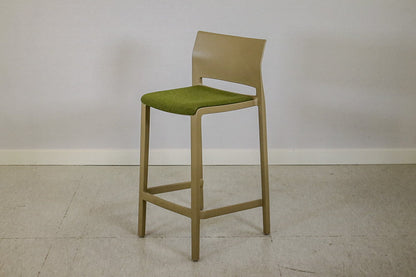 Bakhita baarituoli - Suomen Kalustekeskus