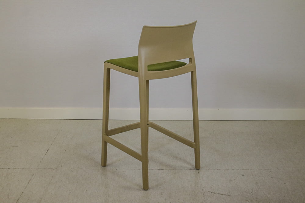 Bakhita baarituoli - Suomen Kalustekeskus