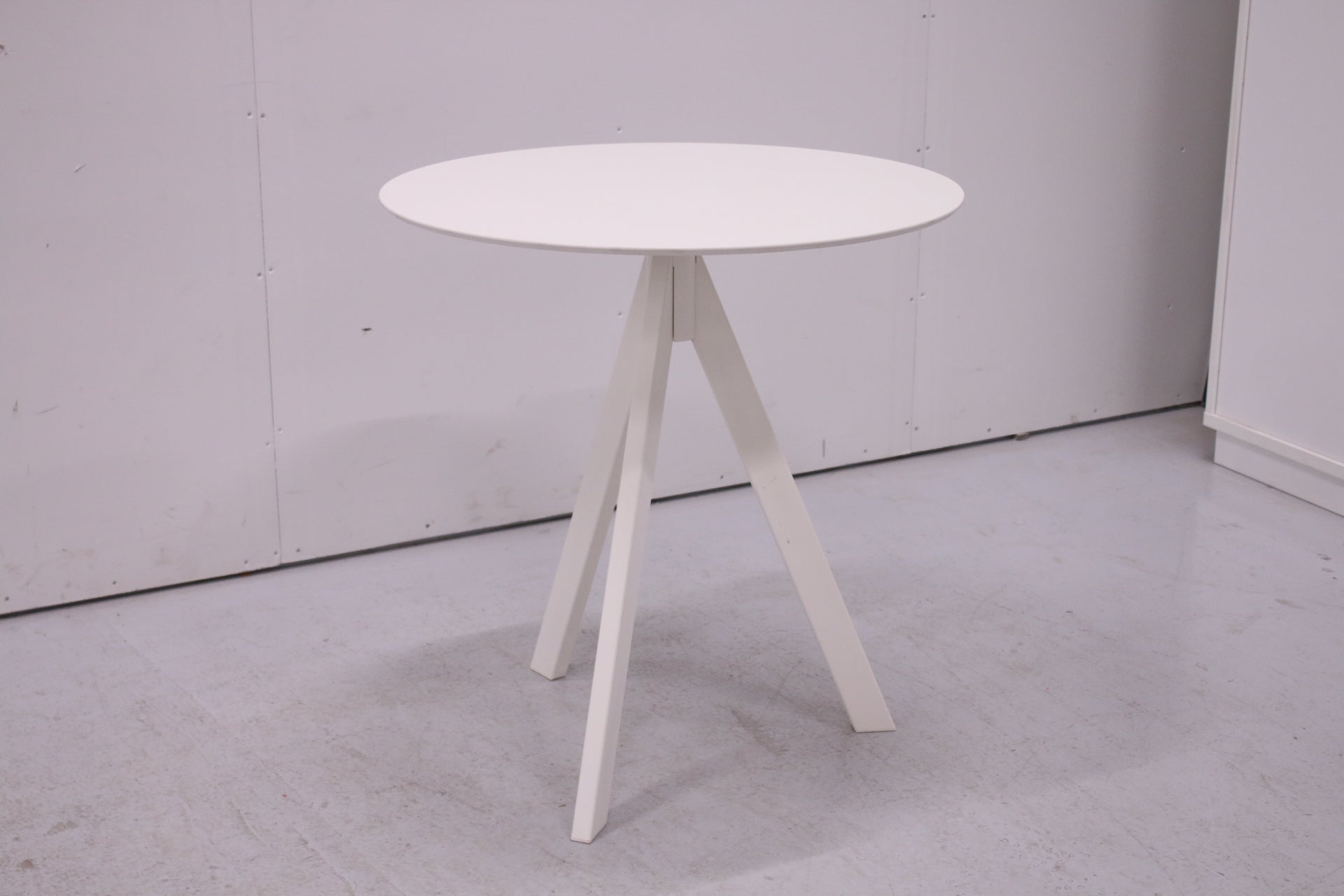 Cafe - pöytä ARKI pyöreä H70, Pedrali - Suomen Kalustekeskus